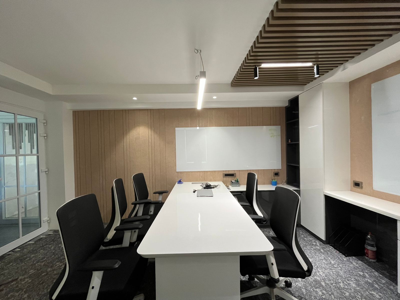 Global Green Interior Design Company Logo - Sustainable Design Experts